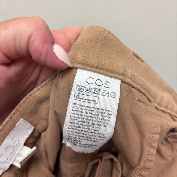 COS Mens Tan Pleated Soft Cotton Tapered Leg Trousers - Picture 10 of 11